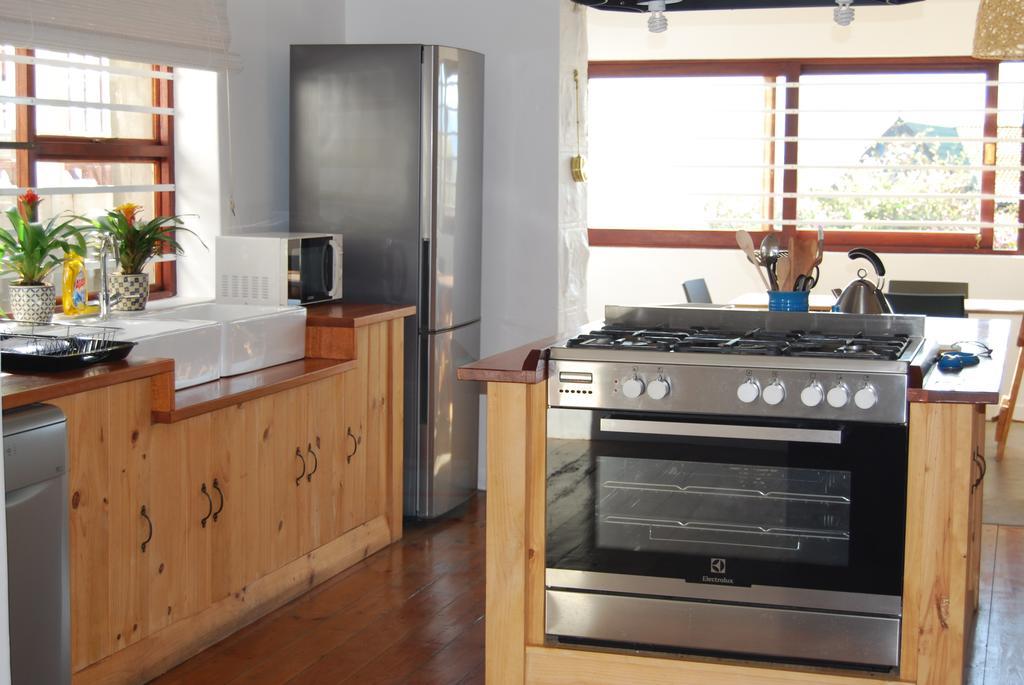 The Cove Guesthouse, Mossel Bay Exterior photo